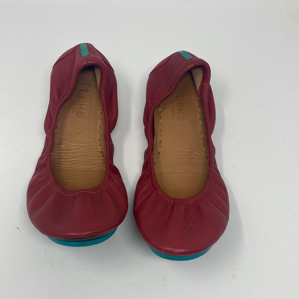 Red Tieks